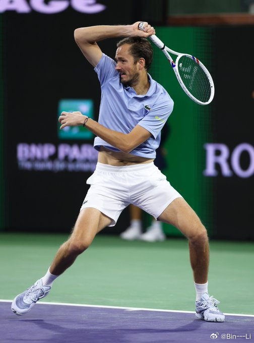 梅总回春啦印第安维尔斯大师赛，前世界第一梅德韦杰夫以6-1/7-5终结了德雷珀的