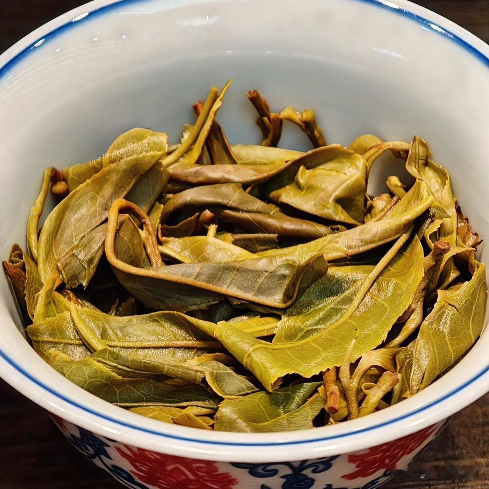 茶叶为什么会有苦涩味?

普洱茶的答案，
不在杯里，
在山里。

 晒出你的本地