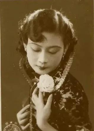 1946年，潘有声一把推倒胡蝶，怒骂：“我外出养家3年，你竟偷偷攀上戴笠，真是个