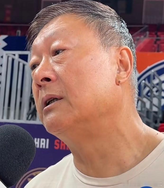 提前喊出争冠，李秋平这番豪言会被打脸吗？京沪半决赛G2开打前夕，上海名宿李秋平直