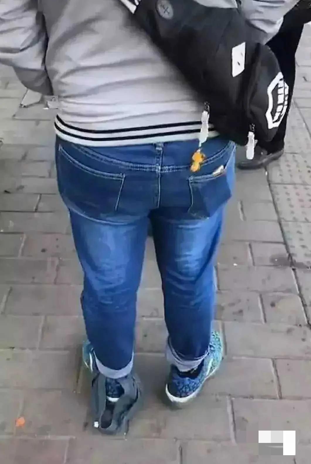 怎样提醒他才不显得尴尬😅？