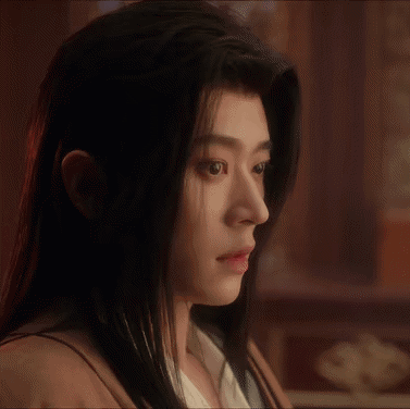 丞磊在《成何体统》里面的妆造拍摄角度被热议了，这是导演的问题还是艺人的问题？ 