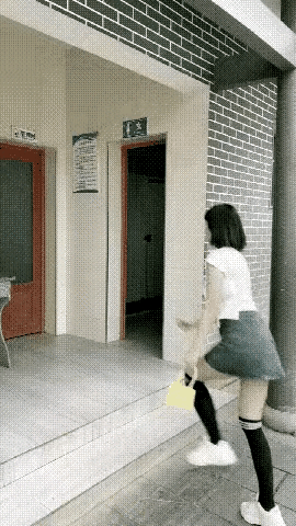 这是发生了什么，事情发生的太快，还没来得及看明白，就已经结束了。[捂脸][捂脸]