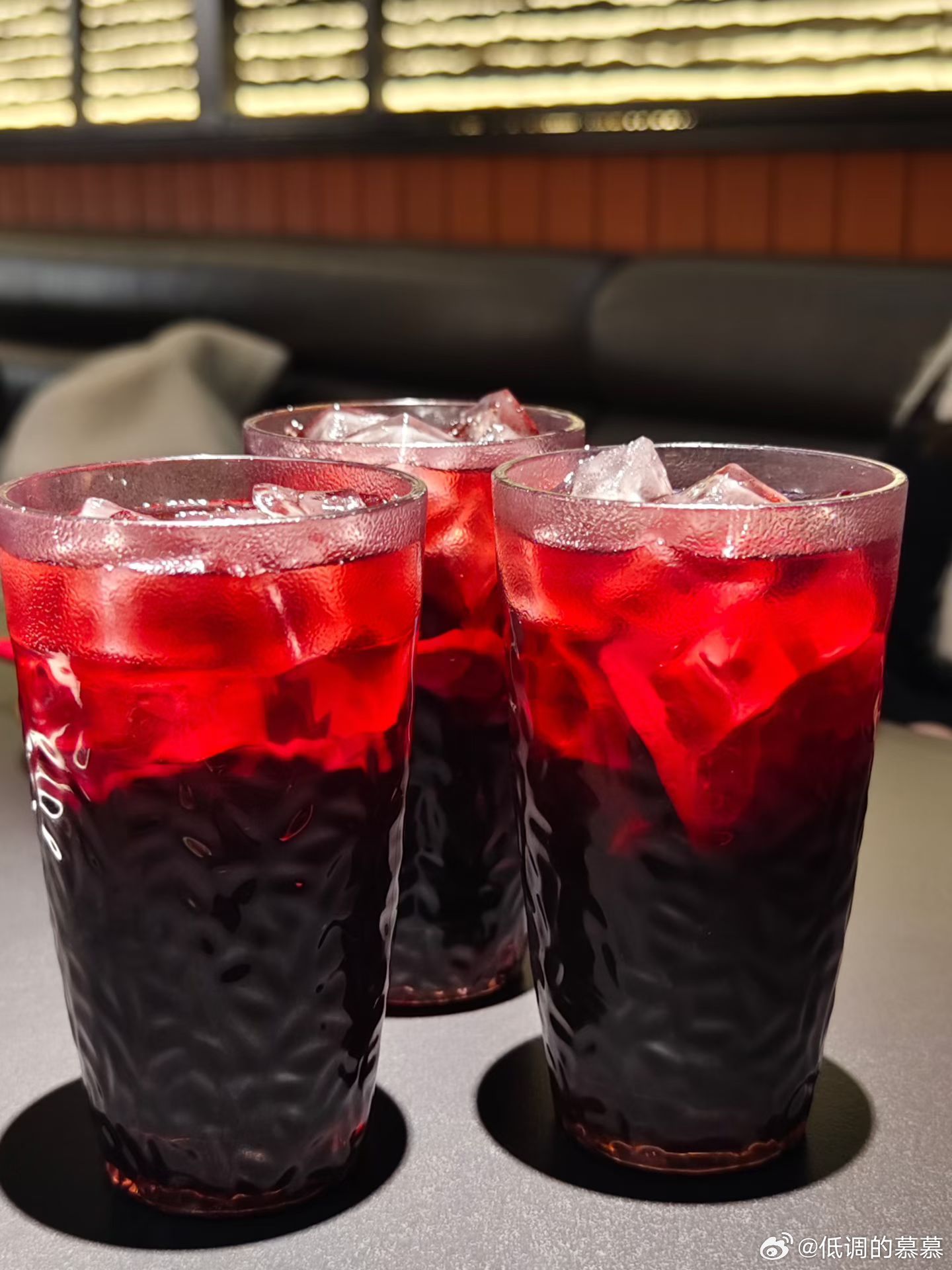 吃吃又喝喝，啥事不往心里搁 