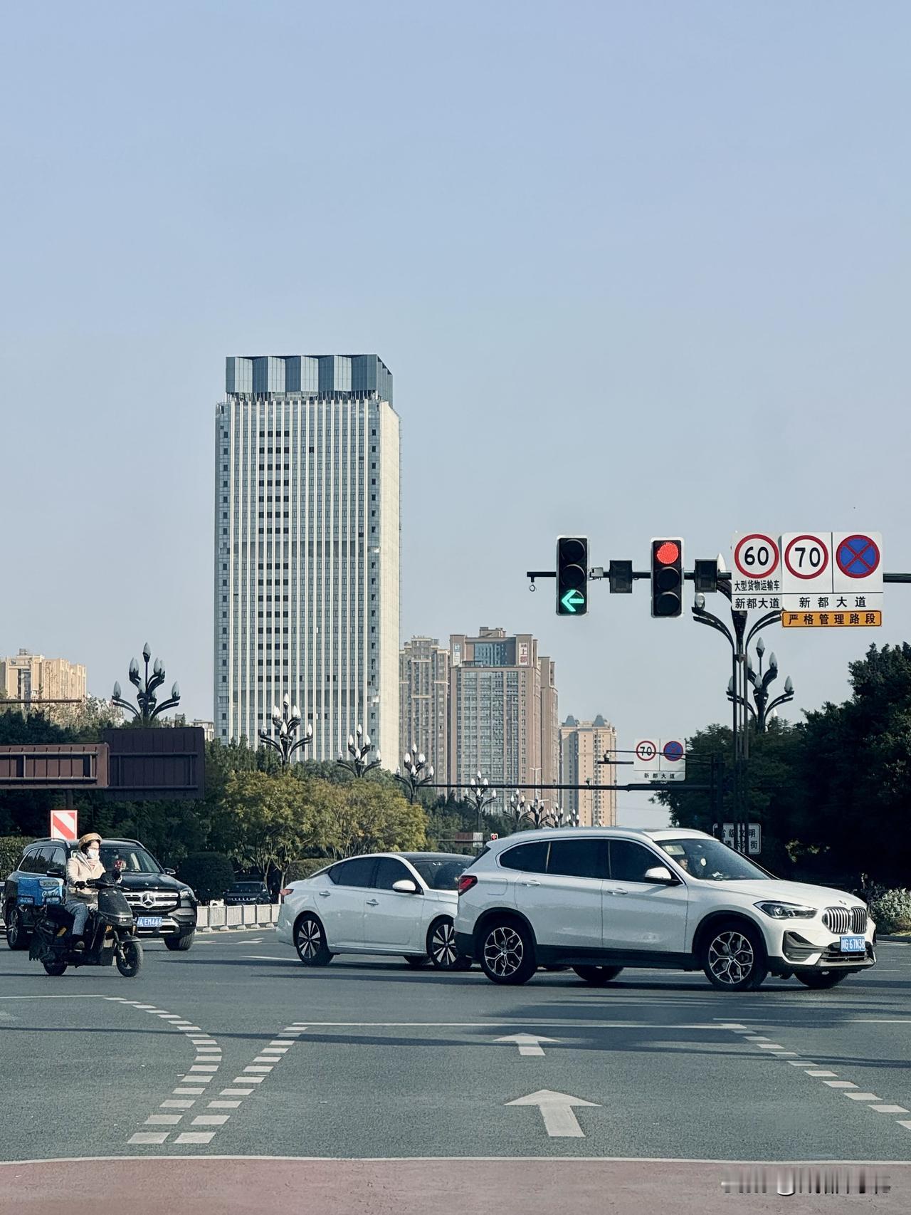 120米的环西南石油大学双创园要完工了！
环西南石油大学创新创业园在2020年9