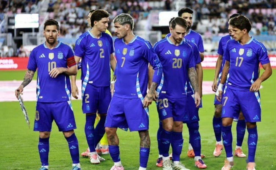阿根廷足协公布2026世界杯55人初选名单🇦🇷 ▪️门将埃米利亚诺·马丁内斯