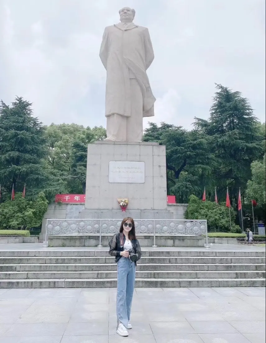 一生有幸，生于华夏。 听党话，跟党走，是我们坚定不移的信念～