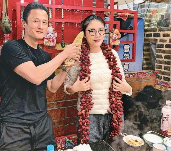 徐冬冬尹子维终于等到官宣啦！
兜兜转转还是你，
谁说破镜不能重圆？  
从荧幕情