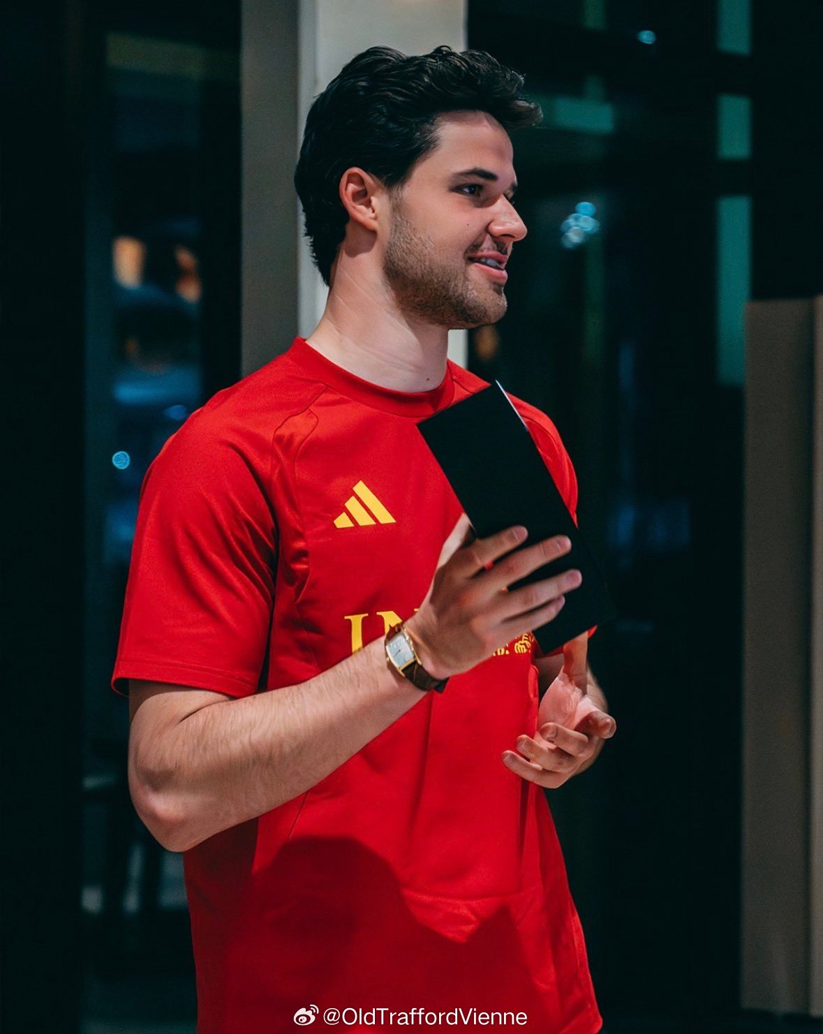 队长给拉曼斯发在比利时国家队首秀纪念奖杯1st cap 