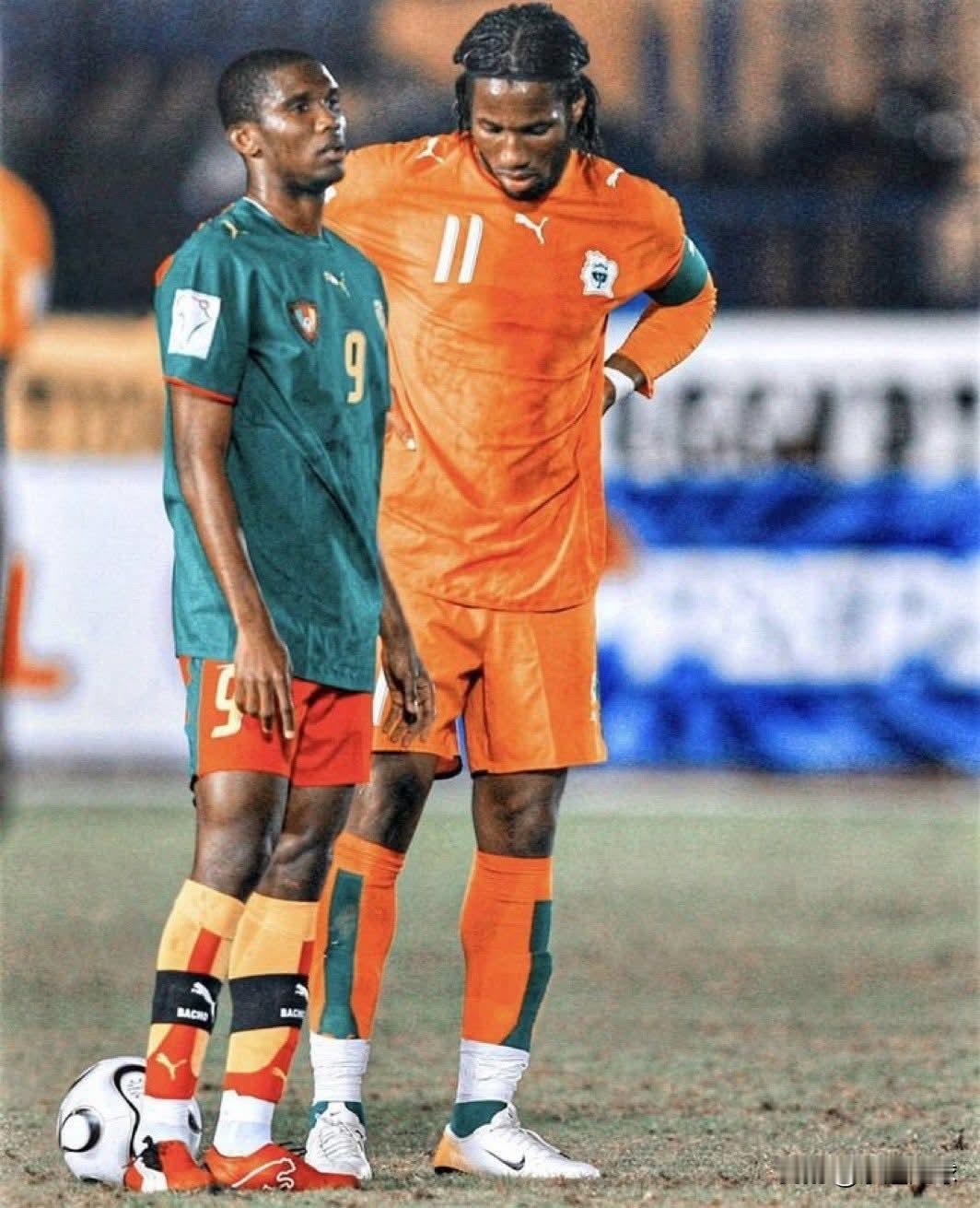 ✅ 2003 年最佳非洲球员：埃托奥。
✅ 2004 年最佳非洲球员：埃托奥。