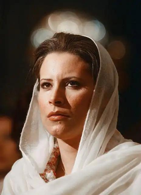 羊找狼谈判，能有好下场吗？一个消失了很久的女人突然发声。她的一句话，直接撕开了西