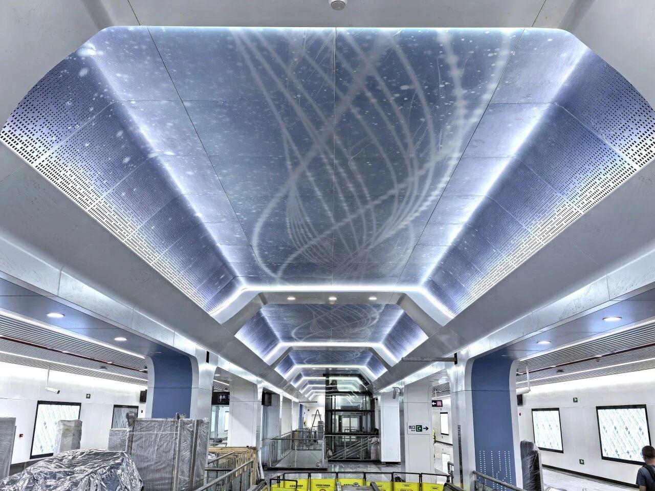 石家庄地铁 1 号线二期北段开启空载试运行，全力冲刺年底通车！ 线路沿秦岭大街、