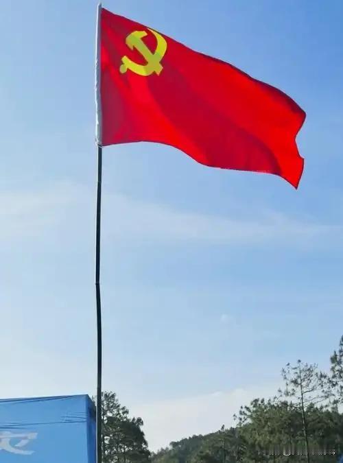七一到了，比起喊口号，我更喜欢这种细水长流的日子——柴米油盐里，有党和政府给的踏