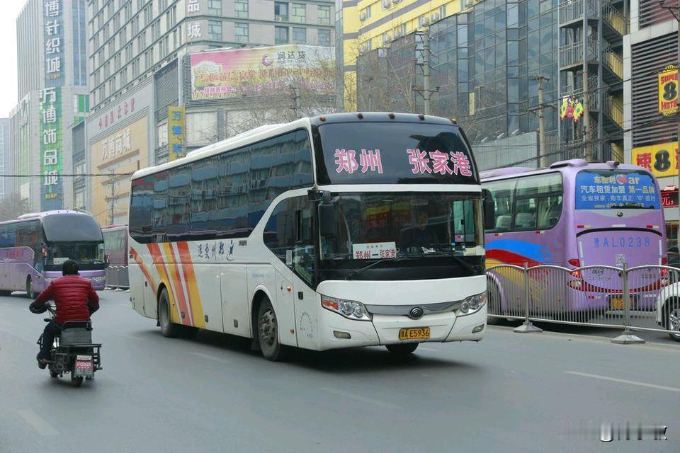郑州 河南郑州市曾经的省际长途线路（十二），不知还有多少在跑？
郑州—张家港
郑
