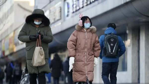 北京去年11月起的寒意并非“虚晃一枪”，而是开启了长达数月的冷空气拉锯战。近期气