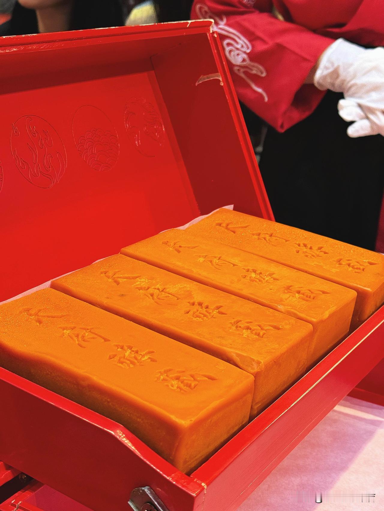 我爱的这家火锅10周年啦！！

还记得n年前第一次来
小龙翻大江文化火锅(太古里