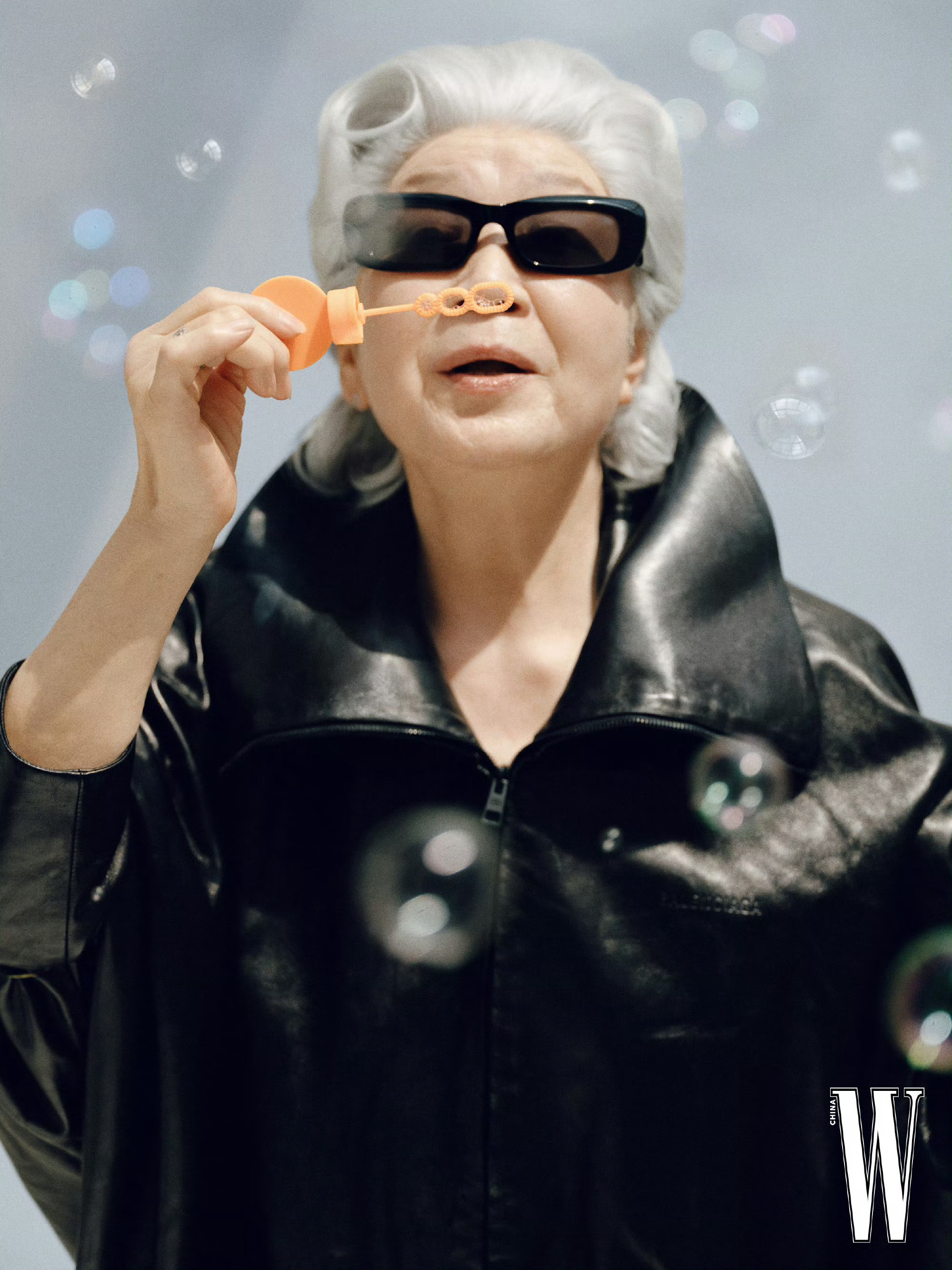 盛家门面担当曹翠芬老师拍了W中文版大片诶！[鲜花] ​​​