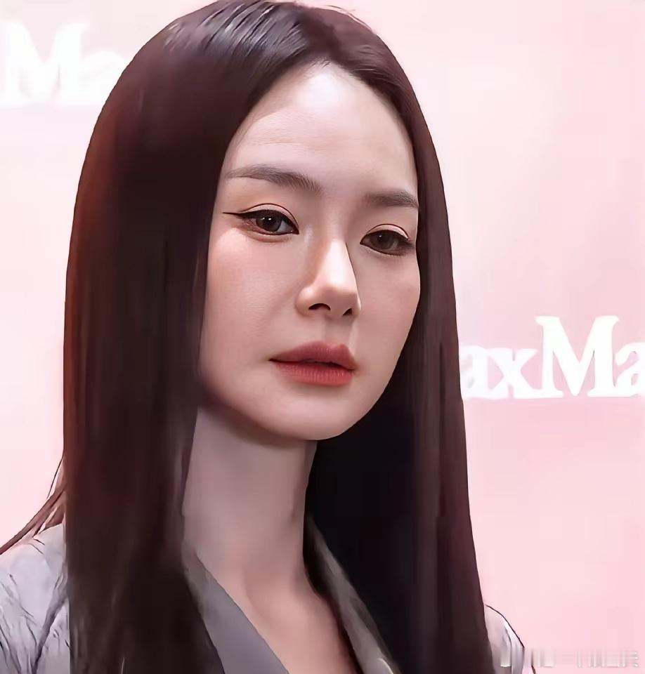 我闺蜜在医美机构上班我问她，这戚薇是不是做了什么项目啊？感觉她简直是大变样啊！我