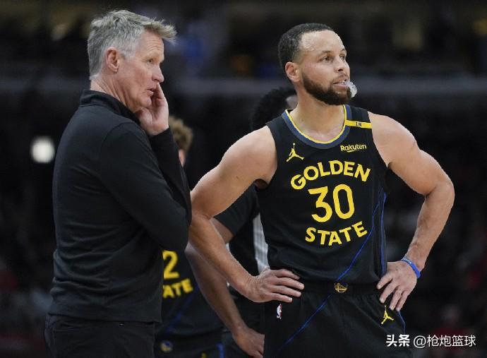 科尔有自知之明啊

勇士主帅科尔近日在采访中表示勇士队是一个“正在衰落的王朝”，