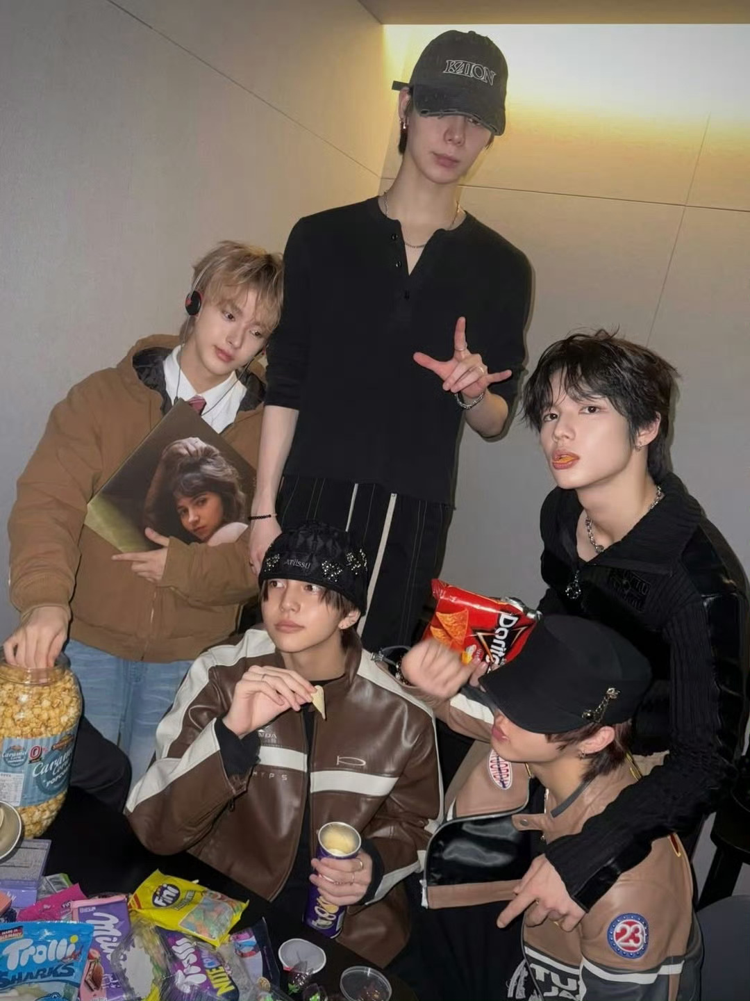 smtr25零食party smtr25IG官方更新，帅哥们一起聚餐零食part