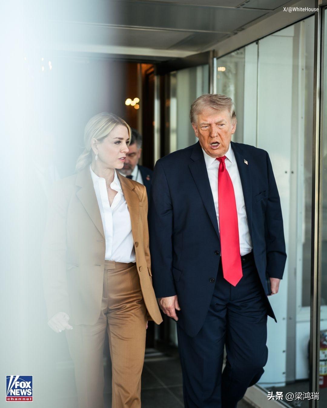 最新消息：白宫发布了特朗普总统进入最高法院旁听关于出生公民权的口头辩论的新照片，