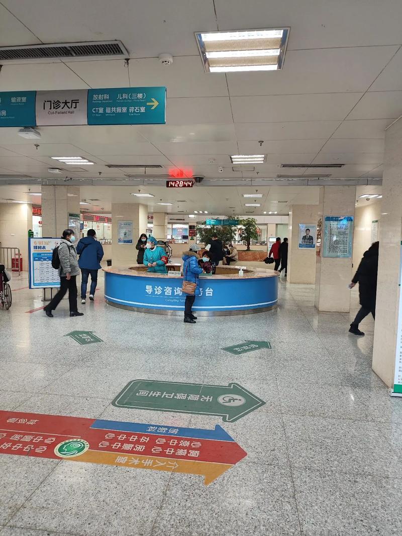 来自某医院，医生的一条视频，感动无数人。跟帖万以上。

一位医生来到某医院住院处