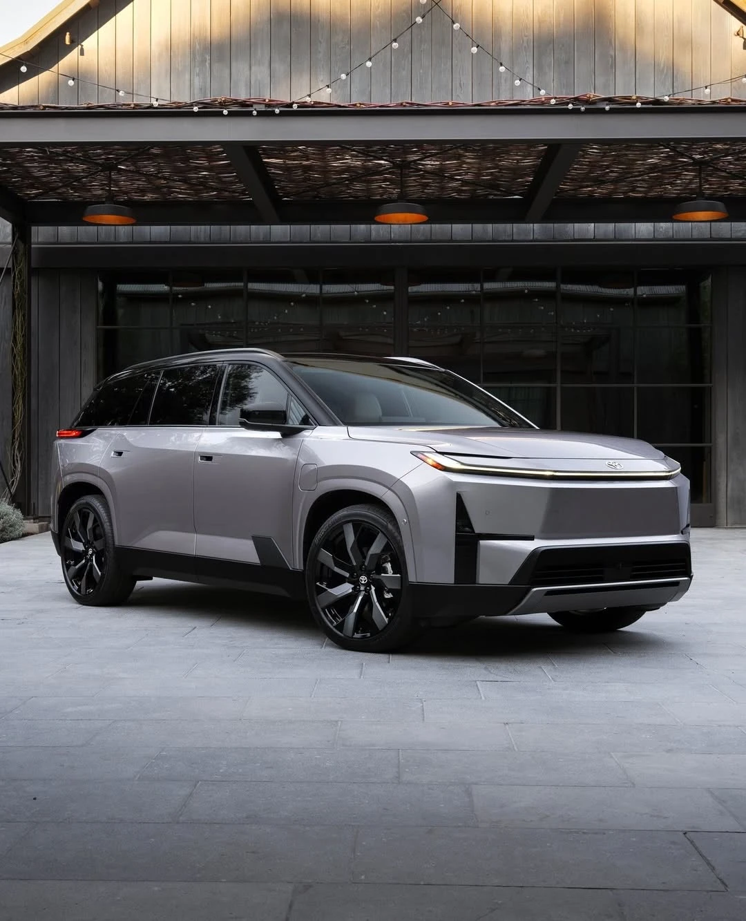 2027款丰田汉兰达纯电动