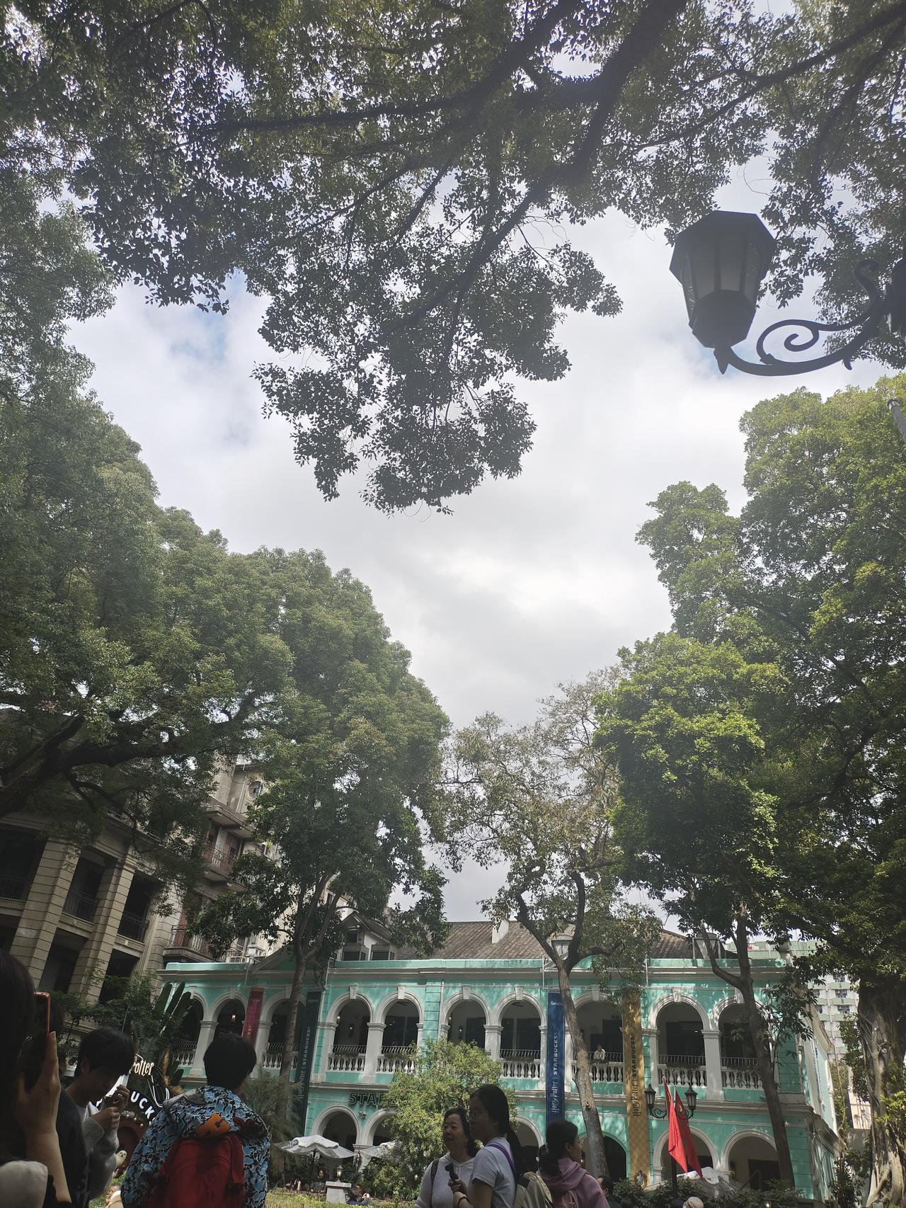 别再比较了，你不必活成别人的样子
 
为什么你总是活得很累？答案其实很简单：你一