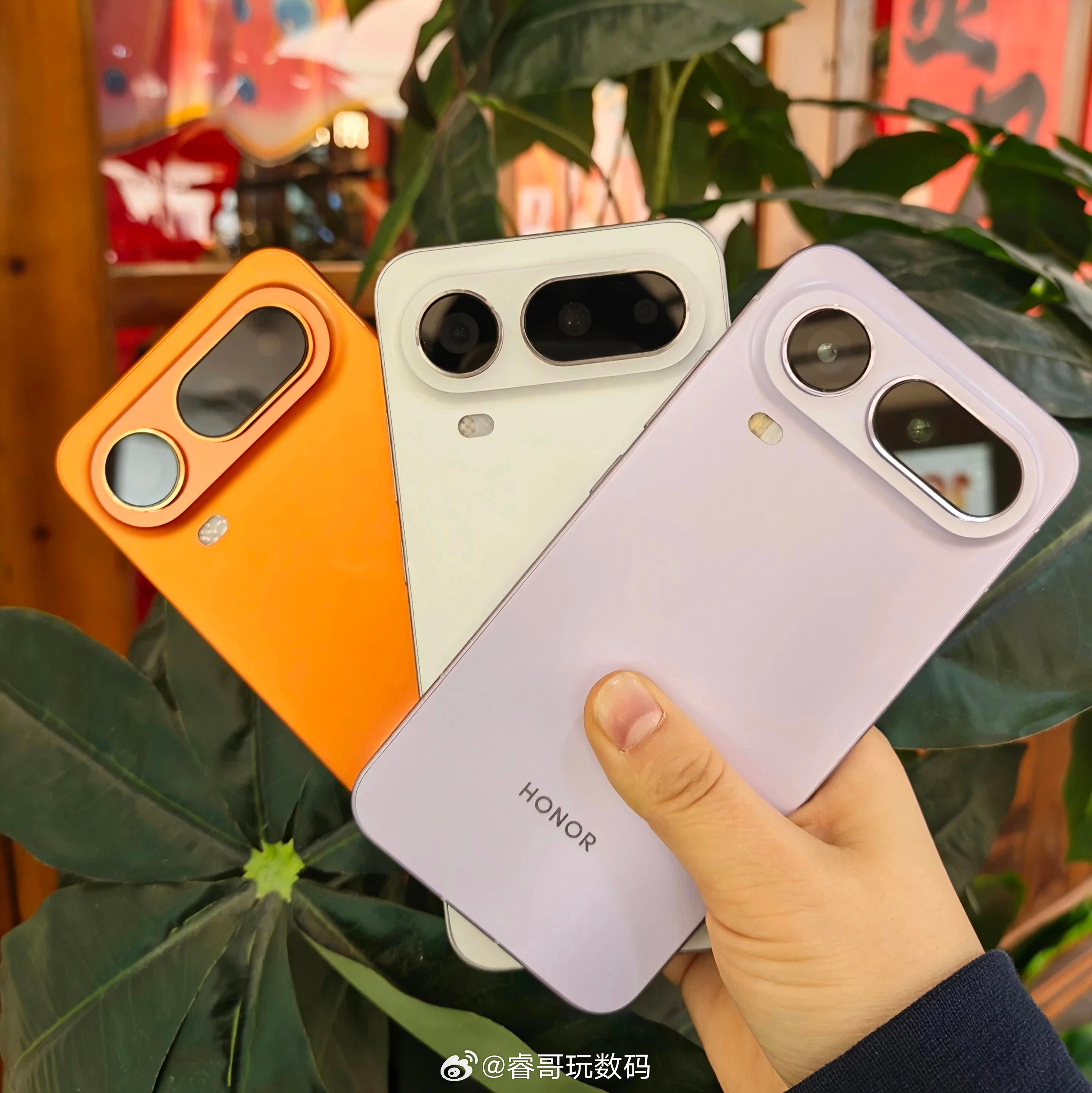 王自如说荣耀Air补齐iPhoneAir短板 更大电池更强续航、重量更轻、实体双