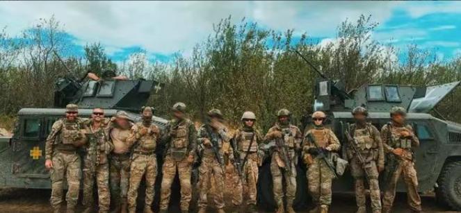 事情做得太绝了，大批西方和美洲雇佣军，正在争先恐后逃离乌克兰！乌克兰军方宣布，所