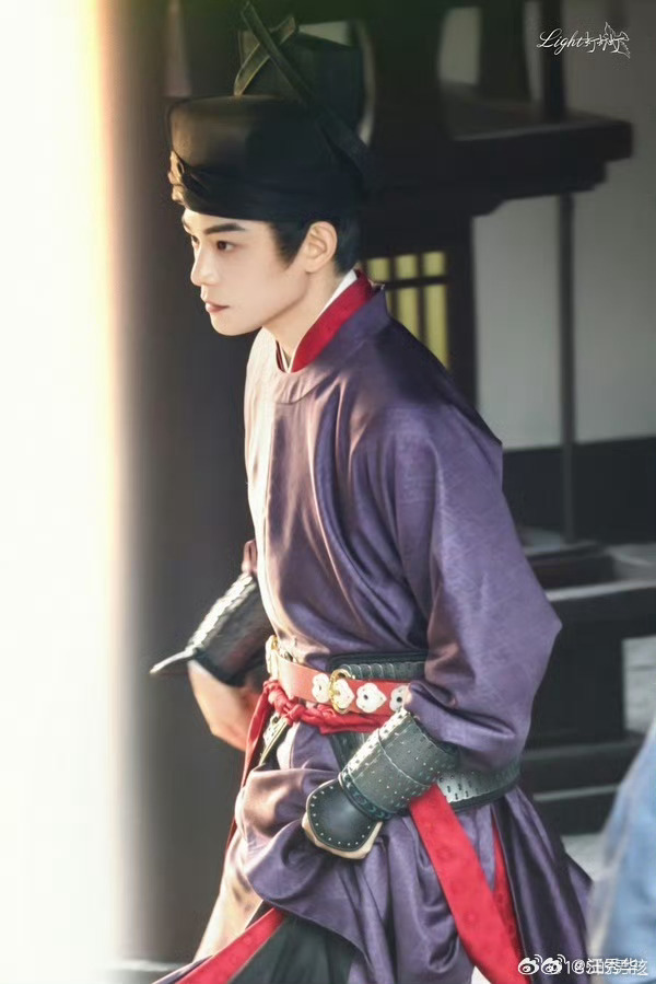 丁禹兮叶祖新真人版潇洒哥与黑大帅谁懂啊！丁禹兮叶祖新同框，直接把潇洒哥黑大帅从动