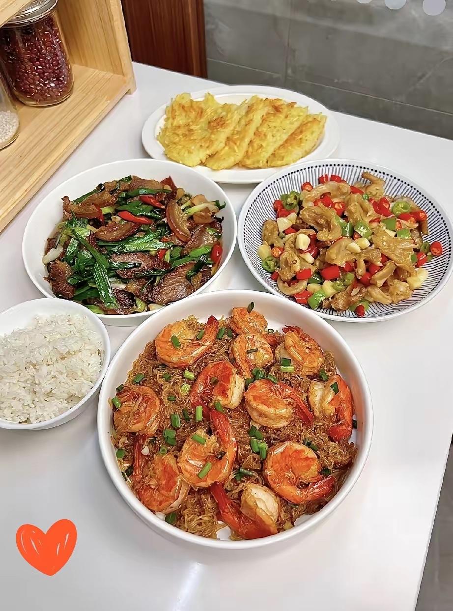 二婚
没结婚没定亲
他让我过年跟他去过

2025年腊月，我35岁的闺蜜，离婚三