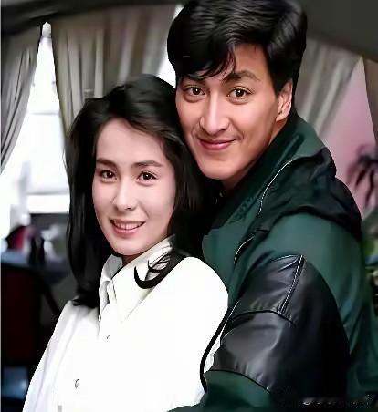 何家劲，最帅气展昭​​让大家失望了，曾经他和高金素梅“60岁不婚就凑合”的约定就