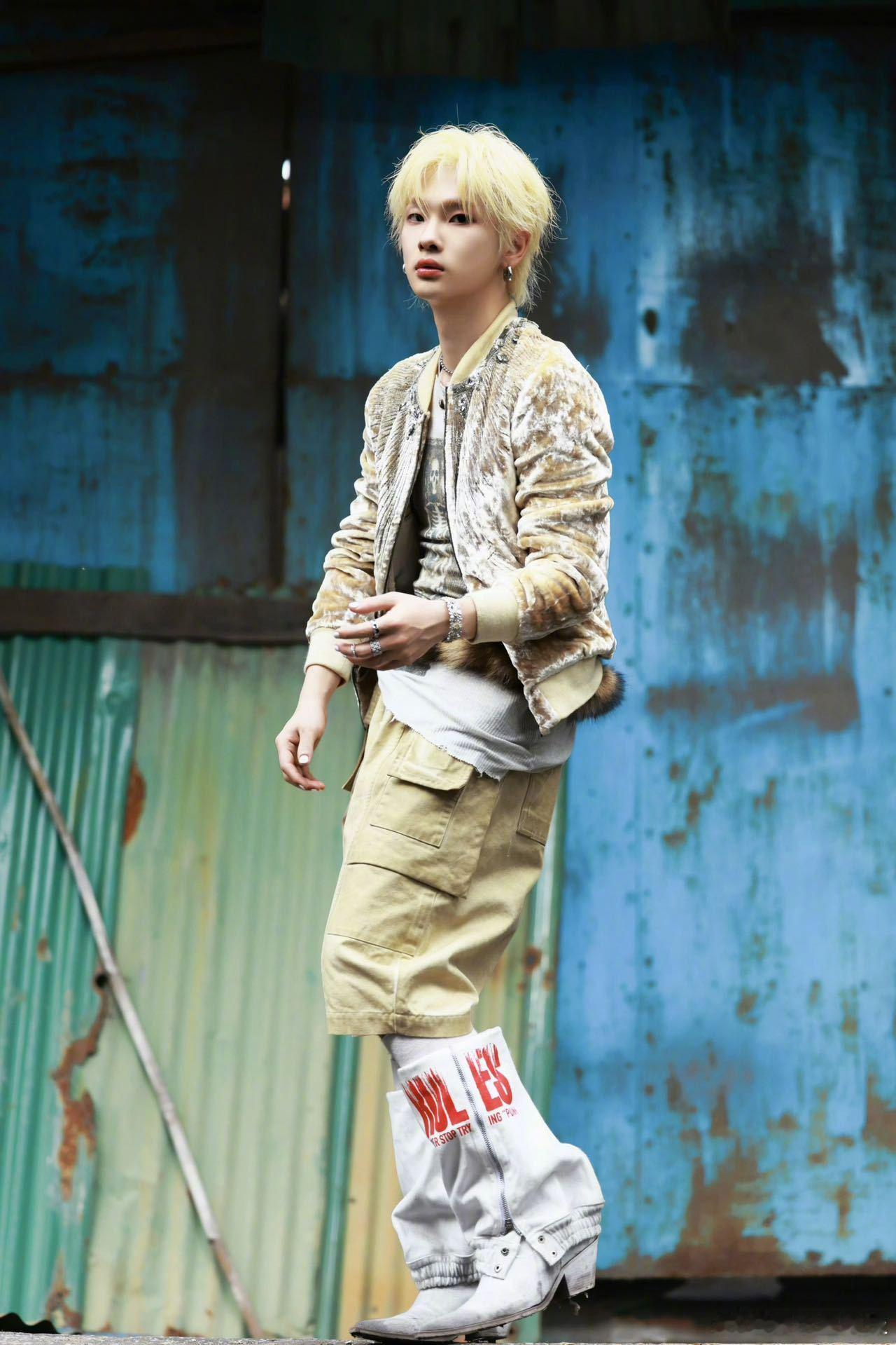 周震南也没逃过走亲戚表演节目周震南自曝变E人《我的音乐你来听》先导片上线！聊《B