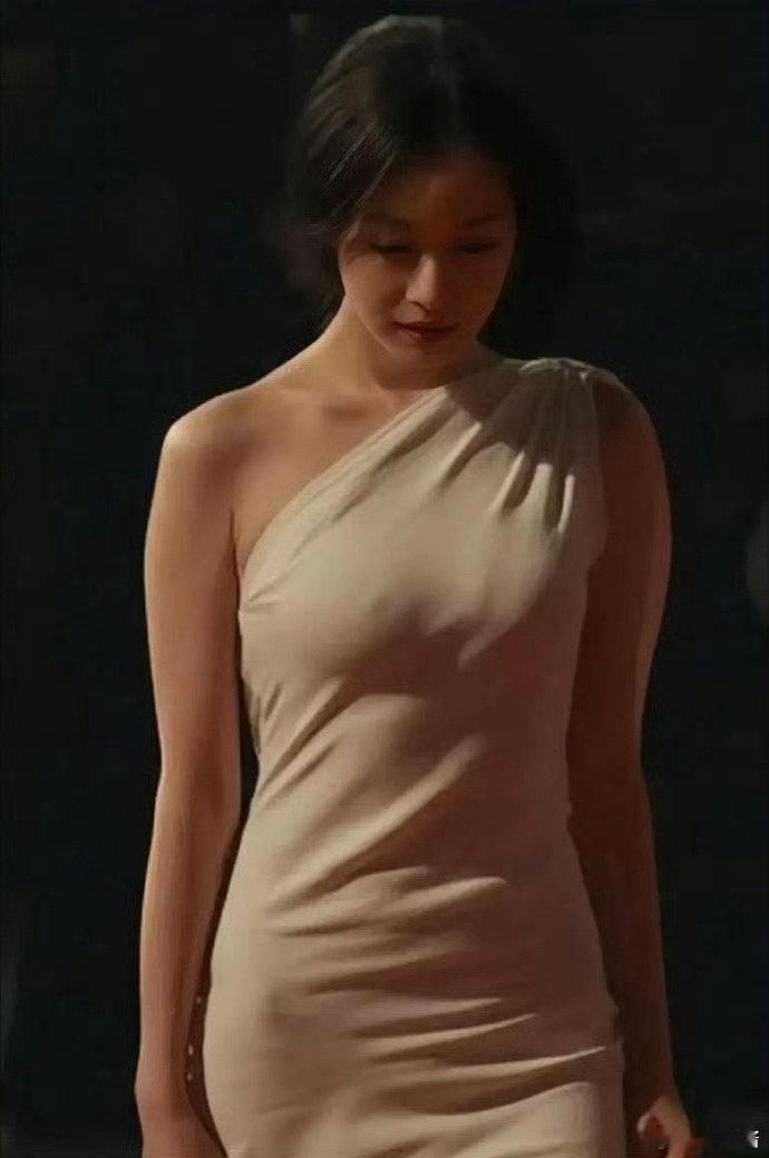 倪妮这次真的太大胆了呀！真不知道她自己会不会觉得尴尬？😮 ​​​