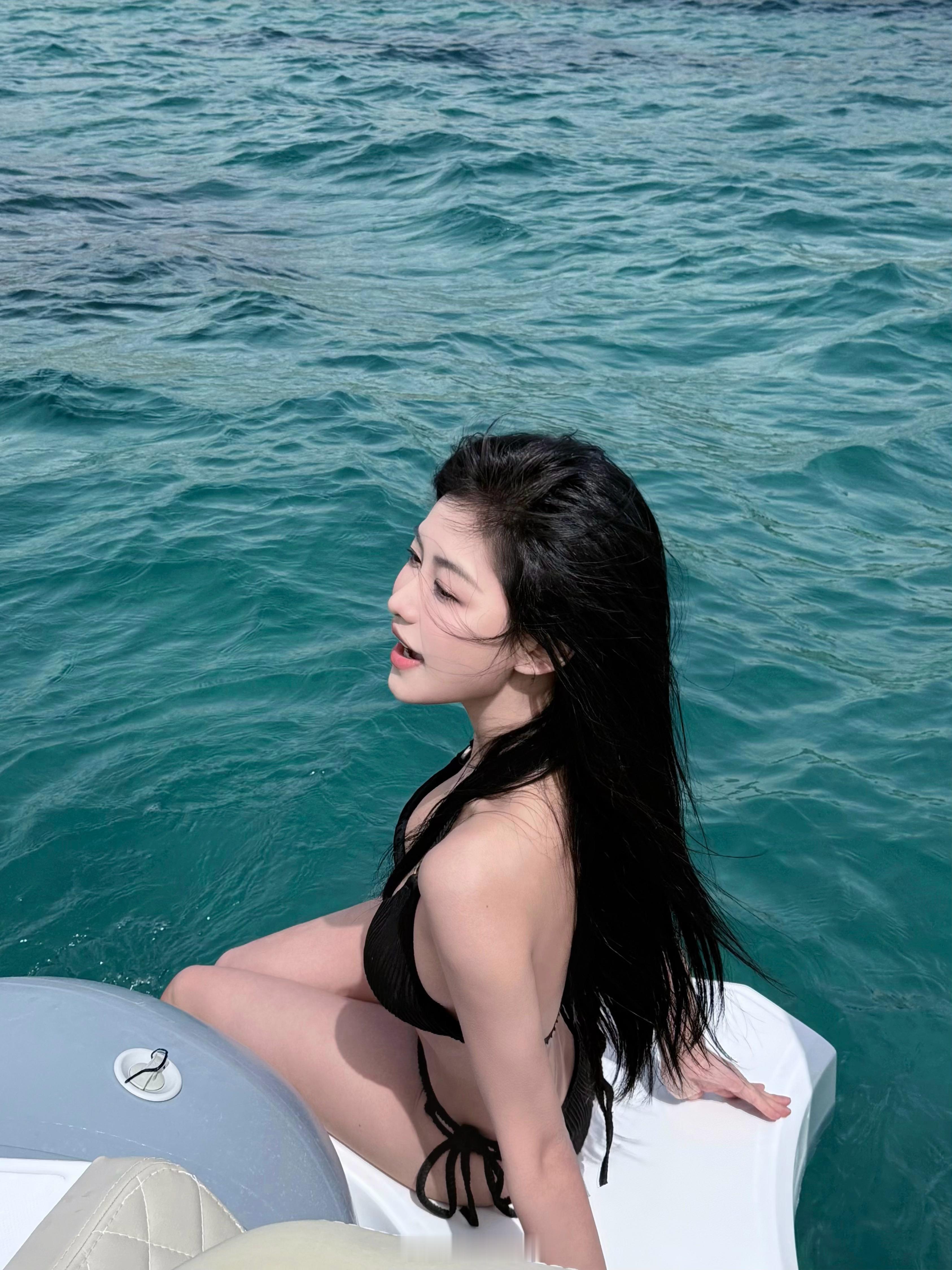🌊  ​​​