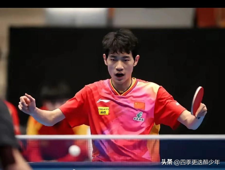 WTT北京大满贯赛事男单资格赛最后一轮。
陈俊菘VS古斯塔沃-戈麦斯。
第一局陈