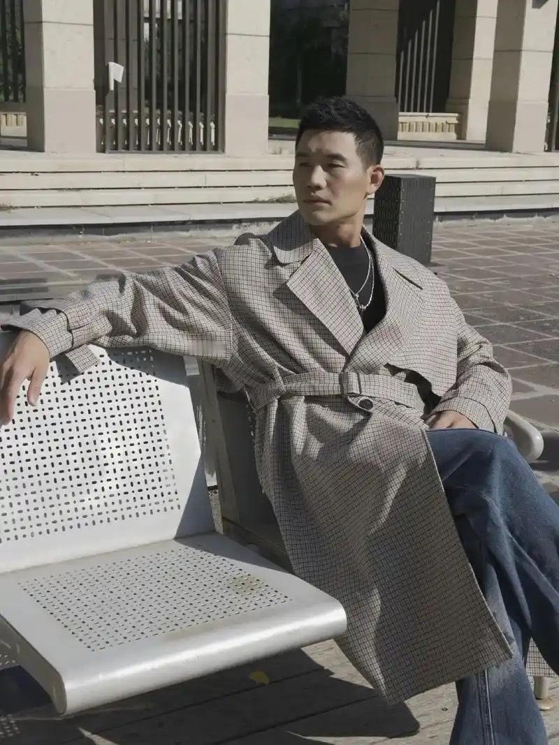 嘎子哥谢孟伟后悔直播带货卖酒不少网友对谢孟伟的道歉持怀疑态度，认为这只是他为了挽