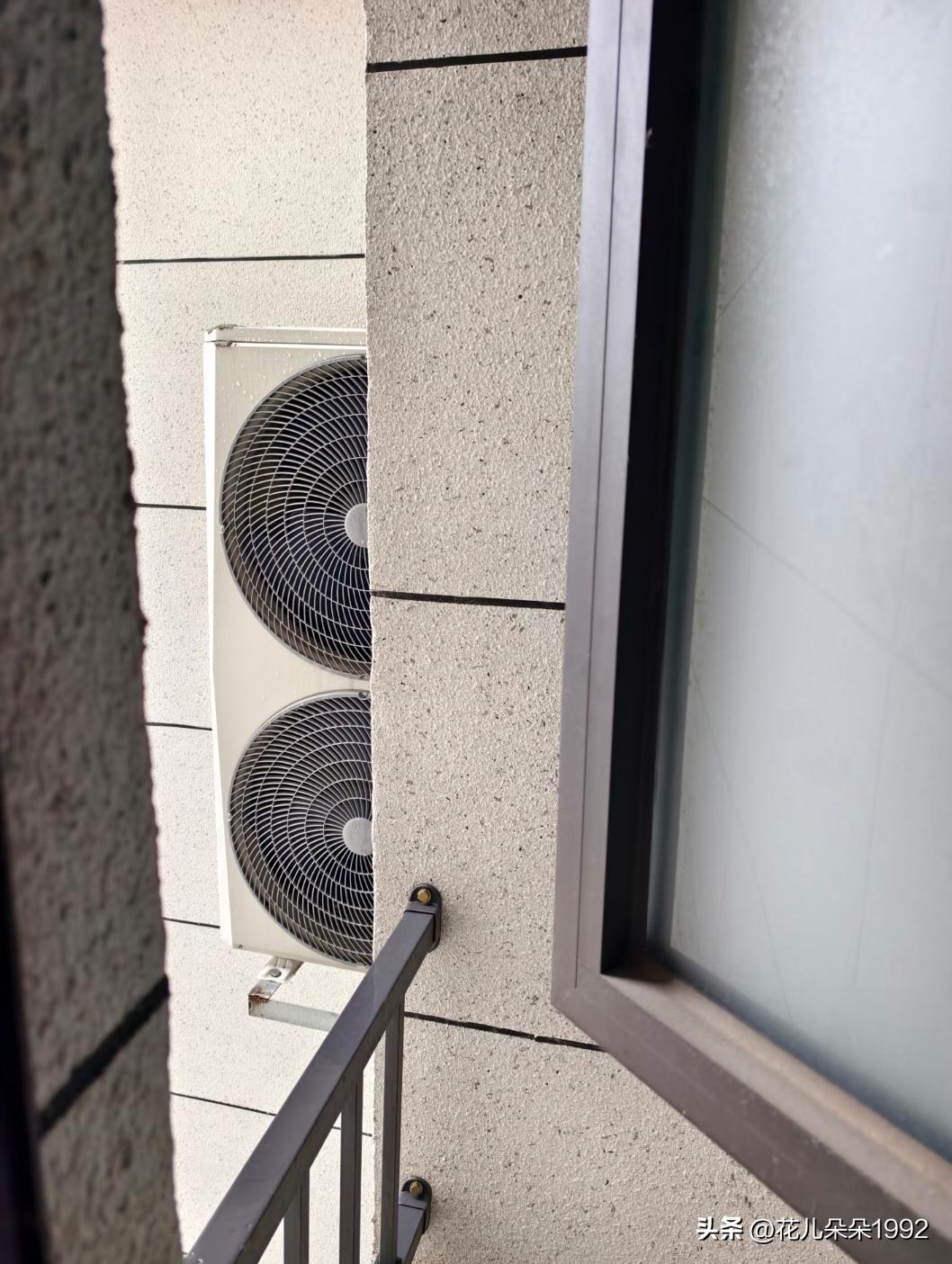 遇到邻居这样装空调外机的应该怎么办？距离我家卧室窗户1.3米。
    邻居前一