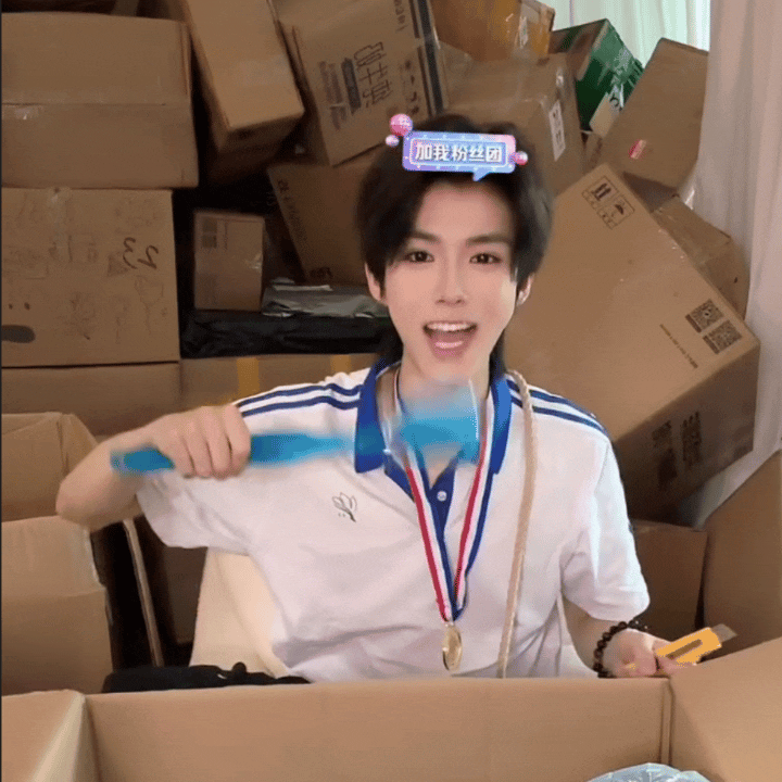 人类需要特别多的夸奖赞美和偏爱呀.. 