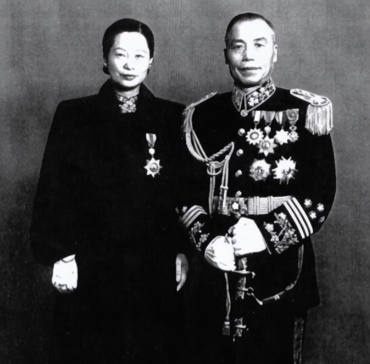 那场秘密的告别，和一场等待半生的归程

1965年初春，美国纽约一栋普通的公寓里