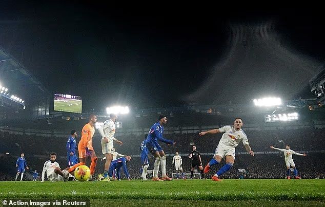 每日邮报著名记者Kieran Gil撰写切尔西周报。利兹联扳平比分进球为何有效据