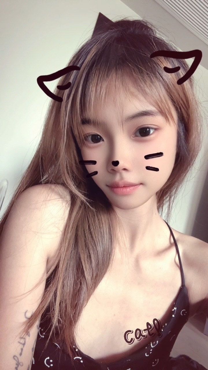 想当个笨蛋美女 成功了一半 是个笨蛋  ​​​