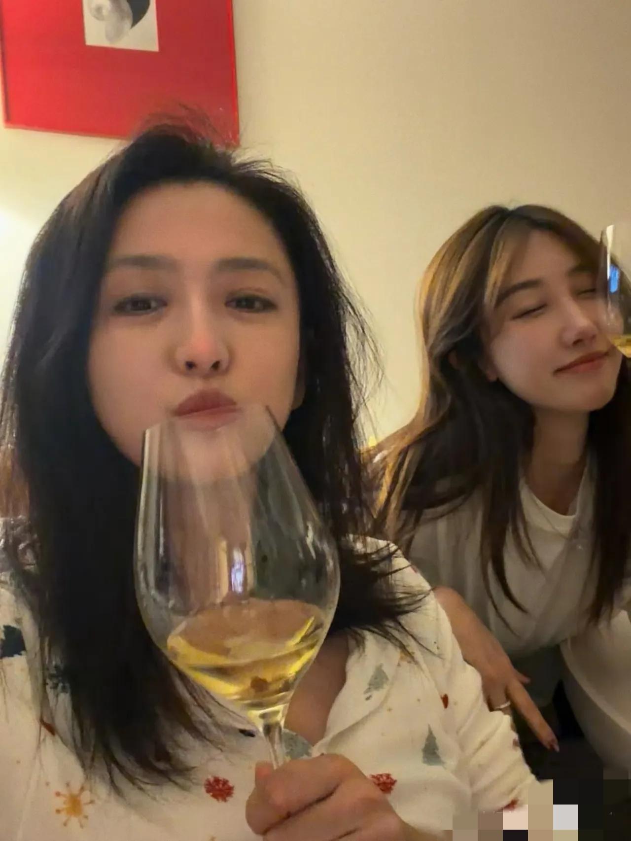 佟丽娅对闺蜜太好了。立春还专门发了。一个666元的大红包给闺蜜。条友这一周 分享