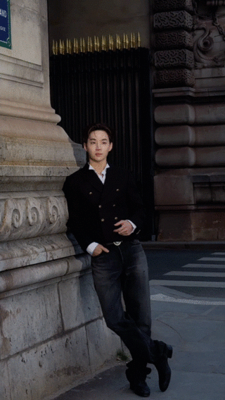 HenryLau刘宪华刘宪华只需轻轻出手 刘宪华轻轻出手，就像在诉说着音乐故事。