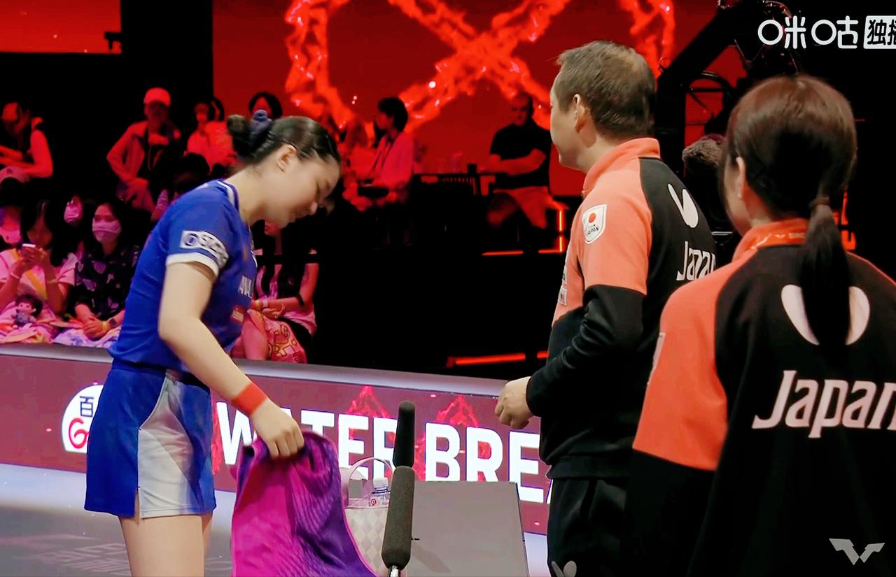 突发，张本美和要退赛还是想医疗暂停？

第一局
鳗鱼11:8拿下

第二局
鳗鱼