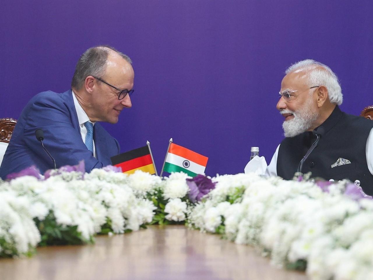 默茨终于来了，但他来晚了。先去印度再到北京，这位德国新总理的葫芦里究竟卖的什么药