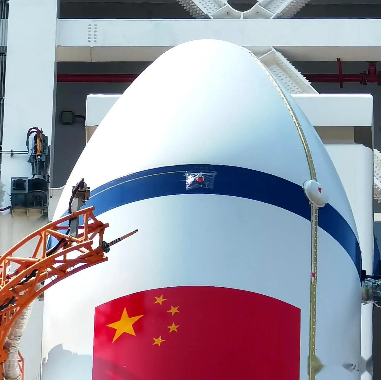 准时点火，顺利起飞；
长征七号，照亮云层！
预计明天凌晨4点会与中国空间站进行对