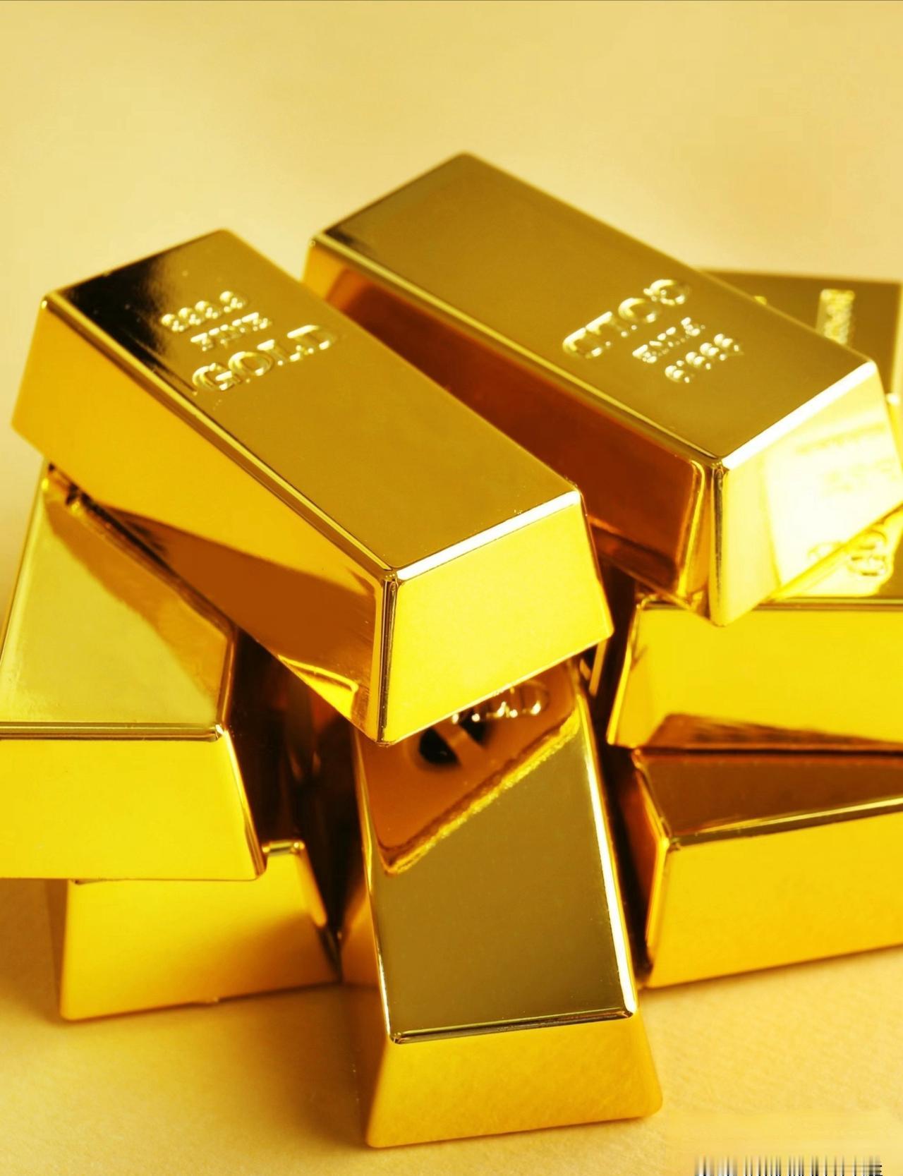 旧羽绒服被当垃圾扔了，

三根金条在口袋里，

没人看见也没人信。

腊月二十八