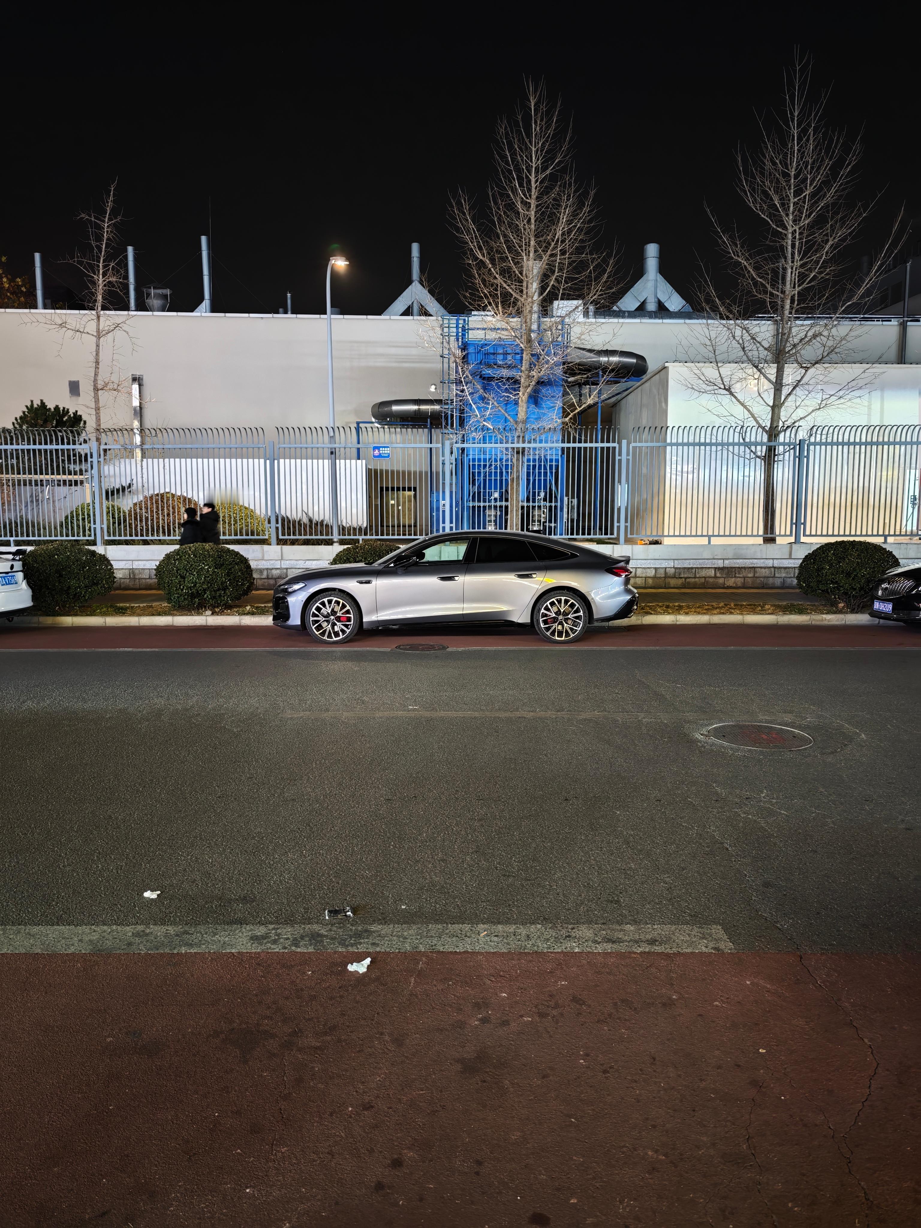 A5L蛮好看的，我挺喜欢，路上越来越多了~ 